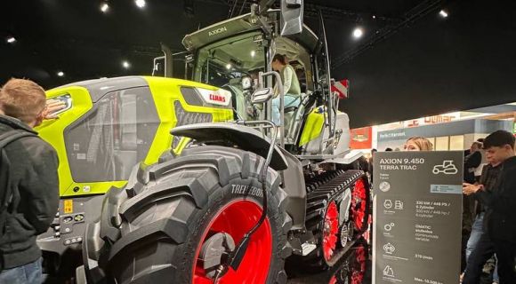Модельний ряд CLAAS AXION 9