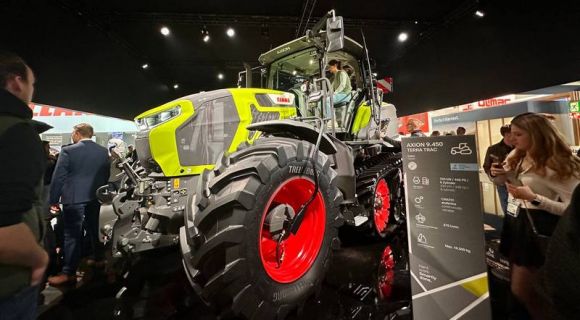 Модельний ряд CLAAS AXION 9
