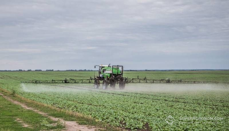 Ринок ЗЗР у сезоні 2025: вплив погодних та воєнних факторів