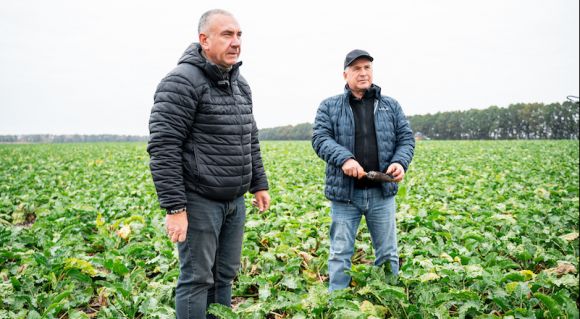 Юрій Лизун, головний агроном та Олег Лога, фахівець з агросервісу КВС-УКРАЇНА