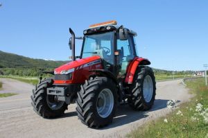В Україні з'явився трактор MASSEY FERGUSON 5450 з потужністю 107 к.с.