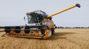 На AgroExpo-2017 АСТРА представить зернозбиральний комбайн Sampo Comia C12 