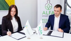 Олена Медведенко, директор Klever Systems, і Борис Тодоров, голова наглядової ради ALFA Smart Agro