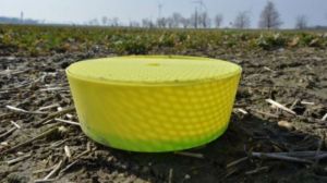 Жовті пастки слугують ефективним способом боротьби з шкідниками навесні