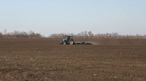 Погодні умови гальмують початок посівної на півночі України