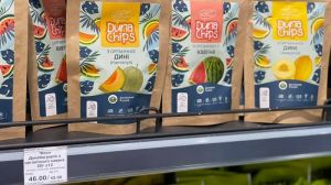 На полицях супермаркетів з’явились незвичайні чіпси Duna з органічного кавуна, дині та сливи