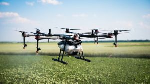 Аграрії США масово переходять на використання дронів при обприскуванні посівів ЗЗР