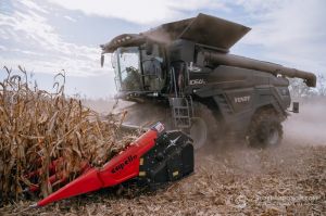 В компанії Агротрейд на Сумщині збирають кукурудзу з урожайністю 14,3 т/га під регулярними обстрілами