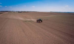 Селекція, сівозміна та біопрепарати — названо альтернативу хімічним ЗЗР