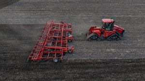 Культиватор Wil-Rich XL2 в роботі з трактором Case IH