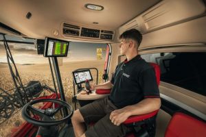 Оновлена кбіна зернозбирального комбайна Case IH