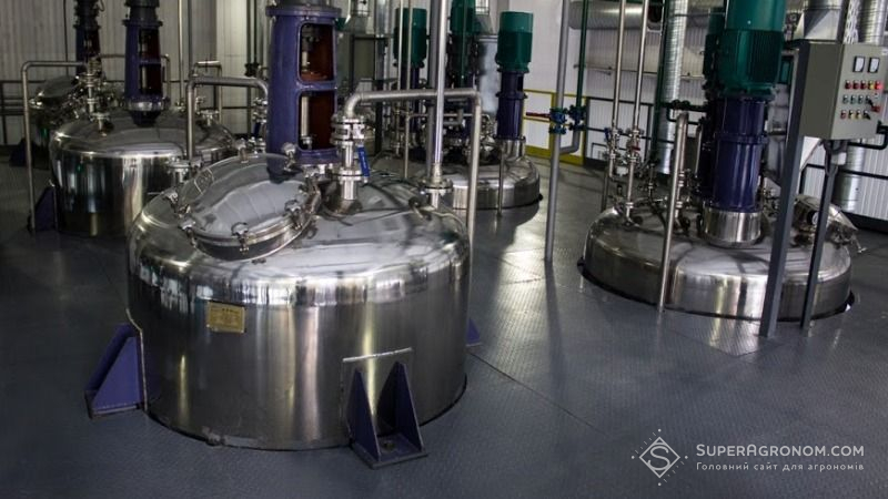 В Україні збудують 3 заводи з виробництва добрив на основі бактерій