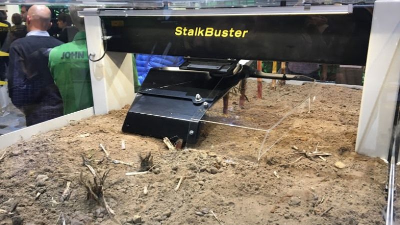 John Deere презентував подрібнювач для кукурудзи Stalkbuster