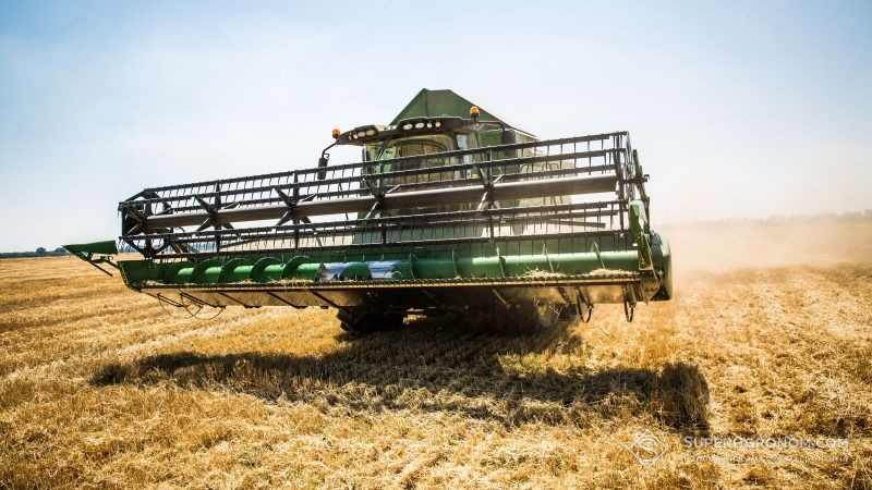 Аграріями зібрано перші 15 тис. тонн зерна нового урожаю