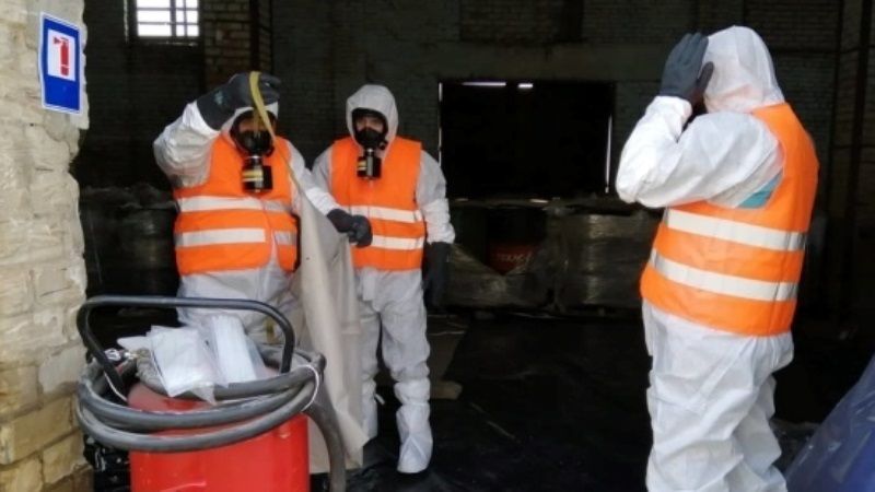 Франція утилізує партію непридатних пестицидів з України