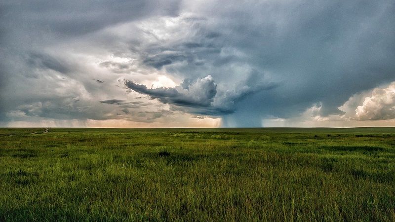 Укргідрометцентр інформує про насування на Україну потужного циклону: очікуються дощі