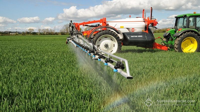 У ЄС планують вдвічі знизити обсяги використання пестицидів та іншої агрохімії