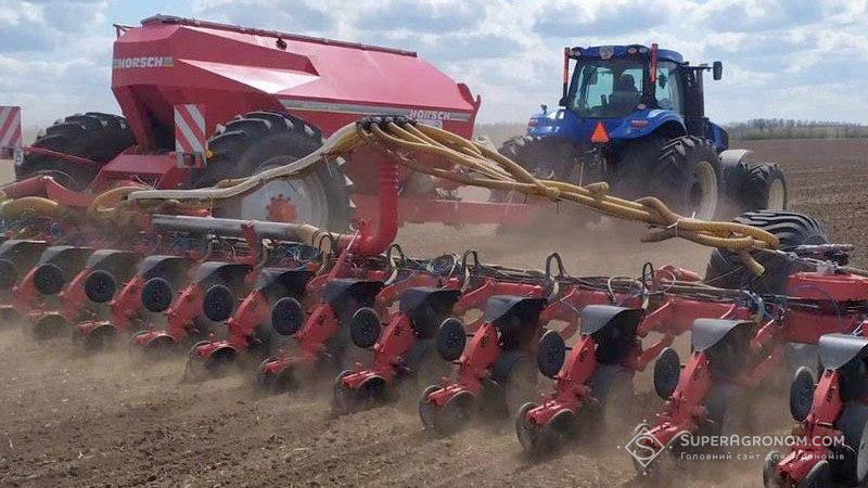 На Кіровоградщині не вистачає трактористів та механізаторів — перебіг посівної 2022