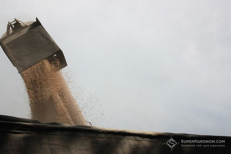 Перший мільйон тонн зернових зібрали у Вінницькій області