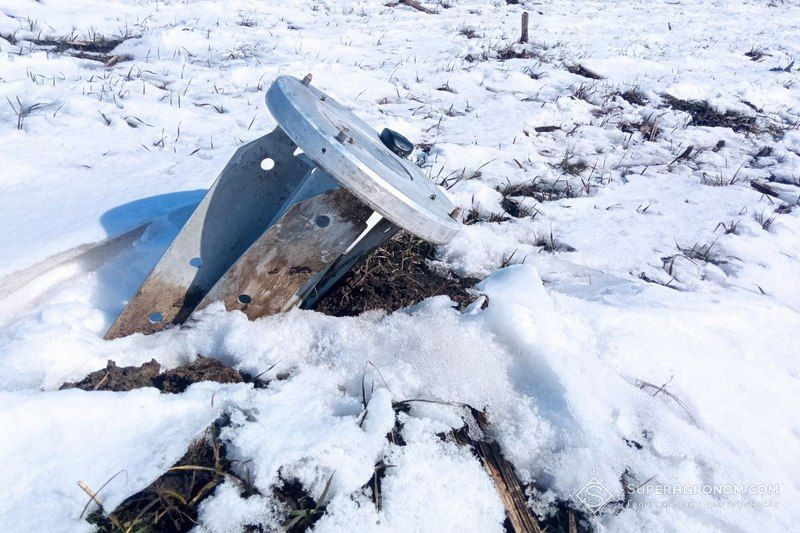 Снаряд у полі