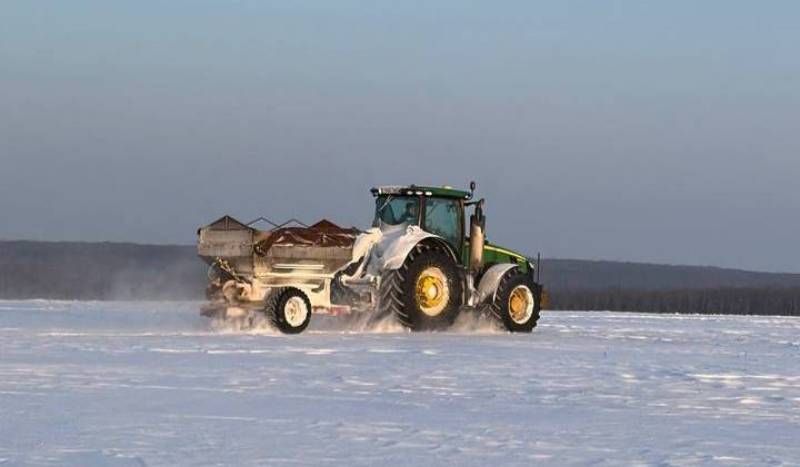Внесення сульфату амонію на озимі по снігу — в чому переваги пояснили в господарстві на Одещині