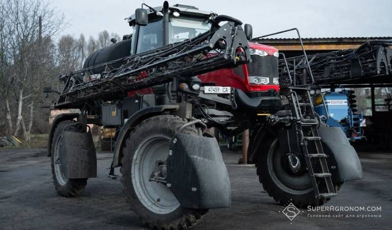 Обприскувач Massey Ferguson 535R Обприскувач Massey Ferguson 535R