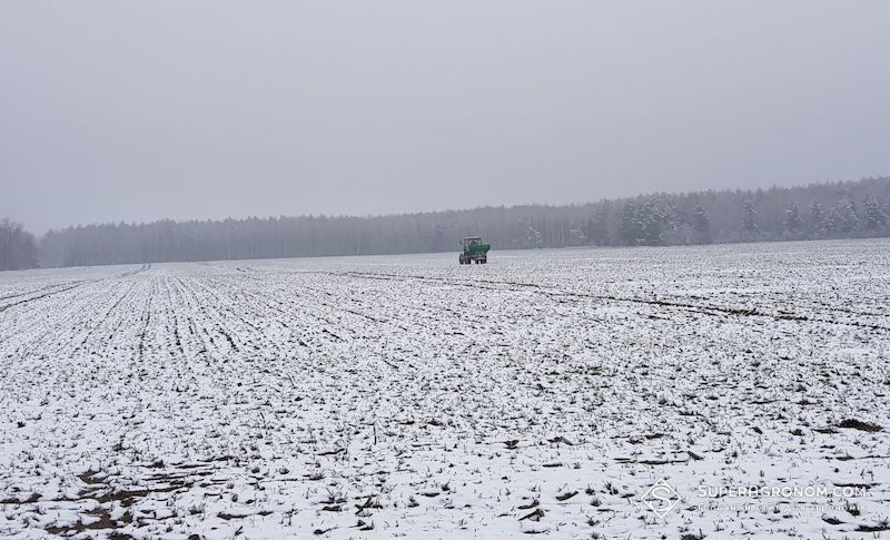 Про правильне підживлення озимих по мерзлоталому ґрунту розповів Сергій Авраменко Про правильне підживлення озимих по мерзлоталому ґрунту розповів Сергій Авраменко