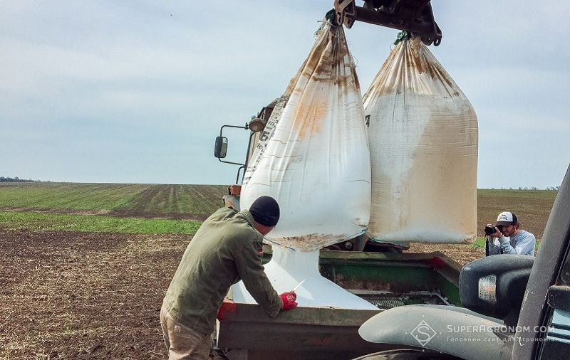 Імпорт добрив в Україну зріс, проте дефіцит залишається суттєвим
