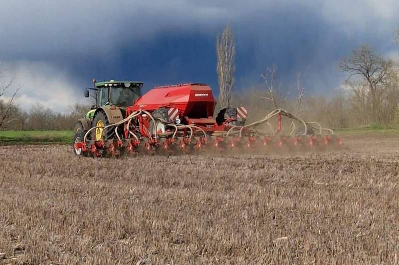 Сівба соняшника в Tekom Agro Group Сівба соняшника в Tekom Agro Group