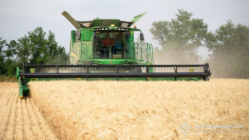 На Черкащині зібрали ярий ячмінь з урожайністю 4,99 т/га На Черкащині зібрали ярий ячмінь з урожайністю 4,99 т/га