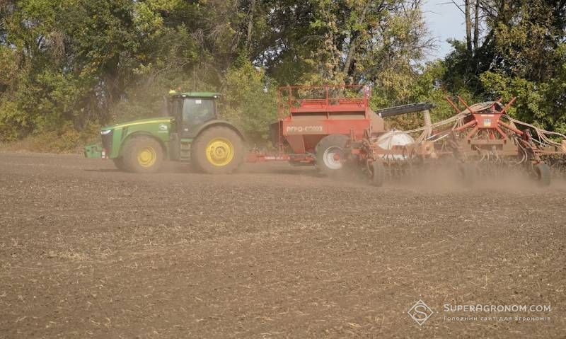 Посуха на Дніпропетровщині: в орному шарі під озимою пшеницею близько 30% необхідної вологи Посуха на Дніпропетровщині: в орному шарі під озимою пшеницею близько 30% необхідної вологи
