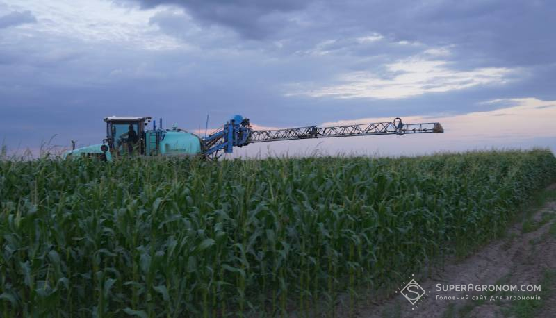 Обробка посівів кукурудзи